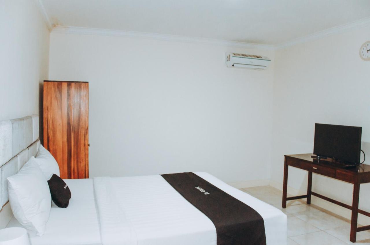 Ds Colive Marina Airport Hotel Semarang Exterior photo