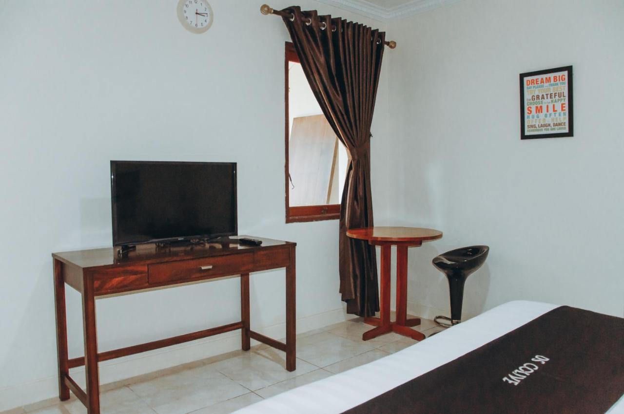 Ds Colive Marina Airport Hotel Semarang Exterior photo