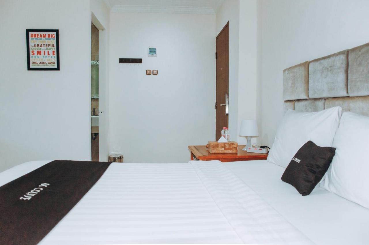 Ds Colive Marina Airport Hotel Semarang Exterior photo